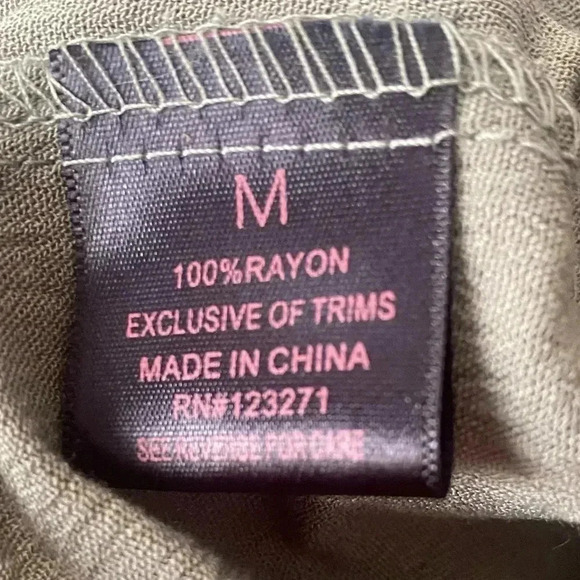 🆕Faded Rose Olive Off Shoulder Asymmetrical Dress M🆕 - Picture 7 of 9